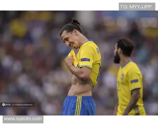 大足球明星展现肌肉魅力与运动精神的完美结合